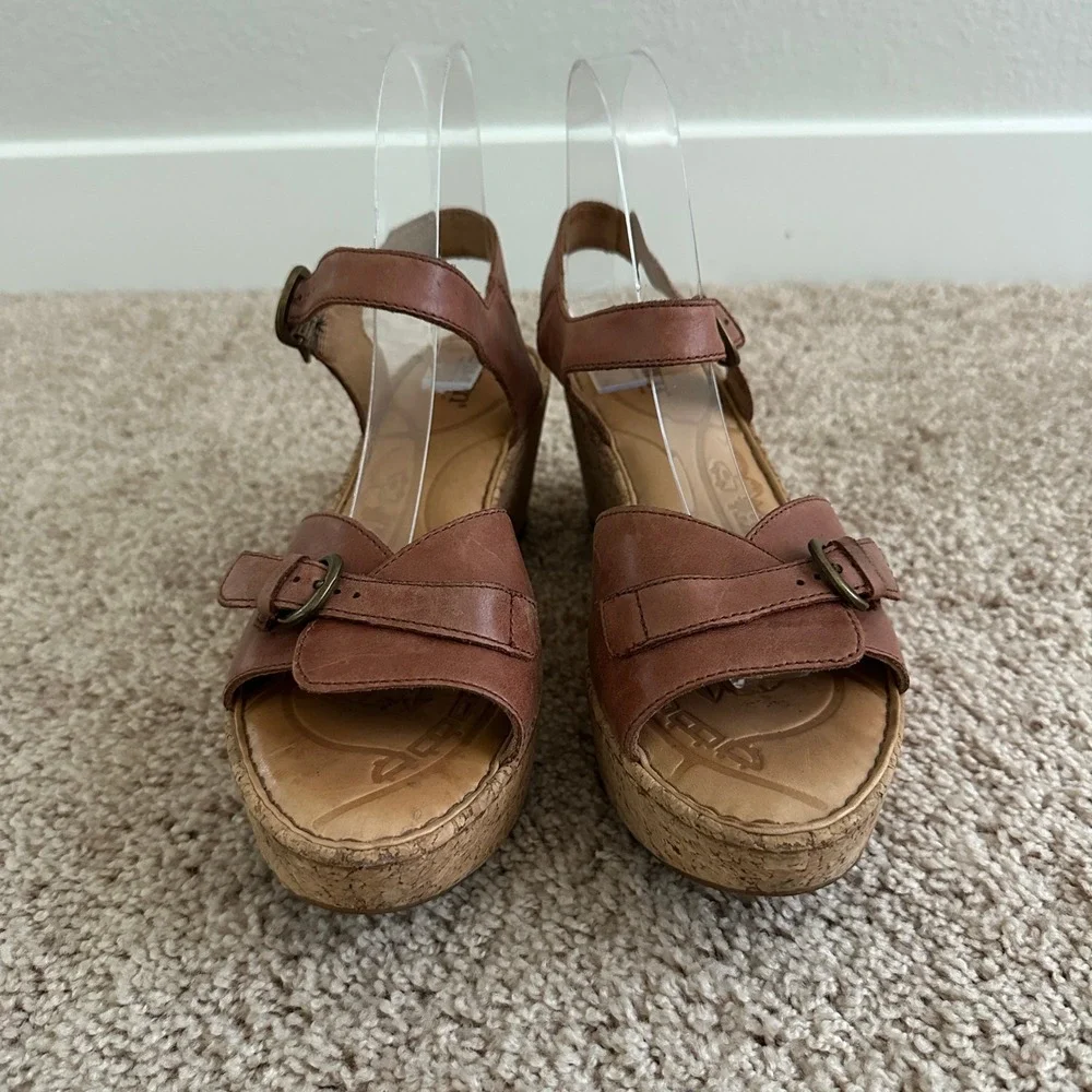 Born Wedge Sandals Womens 9 Brown Leather Cork Platform D31516